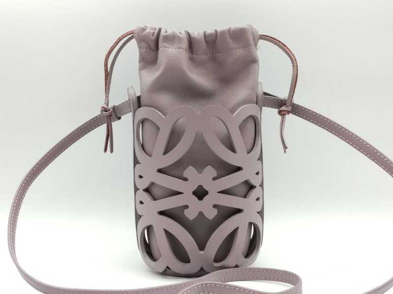 ロエベ買取 アナグラムカットアウトポケット